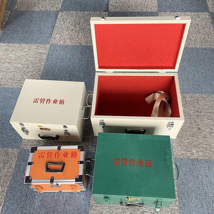 青河爆破工程作业箱如何选择？玻璃钢与传统材质的全面对比